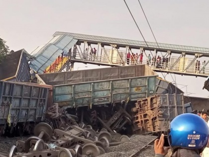 Andhra Pradesh: 5 wagons of goods train derail between Tadi and Anakapalli, several trains cancelled | Andhra Pradesh: 5 wagons of goods train derail between Tadi and Anakapalli, several trains cancelled