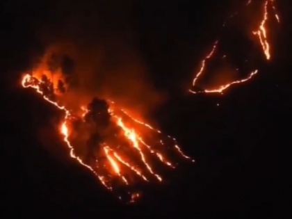 Nainital Forest Fire: Massive Blaze Engulf Uttarakhand’s High Court Colony and Surrounding Regions; IAF Helicopter Deployed (Watch Videos) | Nainital Forest Fire: Massive Blaze Engulf Uttarakhand’s High Court Colony and Surrounding Regions; IAF Helicopter Deployed (Watch Videos)