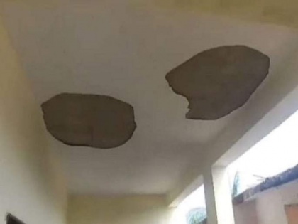 Student injured as roof of newly constructed ZP School in Nanded collapses | Student injured as roof of newly constructed ZP School in Nanded collapses