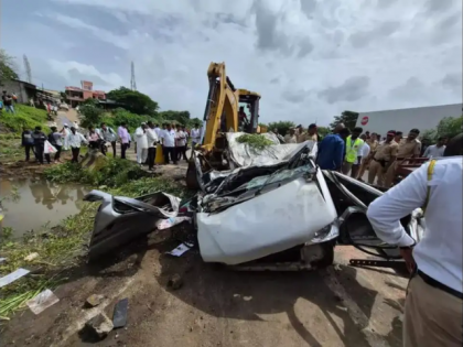 Nashik-Mumbai Highway Accident: 3 Unmarried Siblings, Driver Die in High-Speed Collision | Nashik-Mumbai Highway Accident: 3 Unmarried Siblings, Driver Die in High-Speed Collision Nashik-Mumbai Highway Accident: 3 Unmarried Siblings, Driver Die in High-Speed Collision | Nashik-Mumbai Highway Accident: 3 Unmarried Siblings, Driver Die in High-Speed Collision