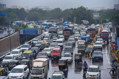 Navi Mumbai Traffic Update: Major Vehicle Congestion Reported At Kalamboli Circle Forces Temporary Reopening of Pune-Mumbai Expressway Exit | Navi Mumbai Traffic Update: Major Vehicle Congestion Reported At Kalamboli Circle Forces Temporary Reopening of Pune-Mumbai Expressway Exit
