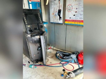 Nagpur: ATM break-in attempt fails due to fire outbreak | Nagpur: ATM break-in attempt fails due to fire outbreak