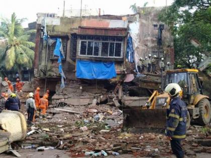 Mumbai: Three dead in Kurla building collapse | Mumbai: Three dead in Kurla building collapse