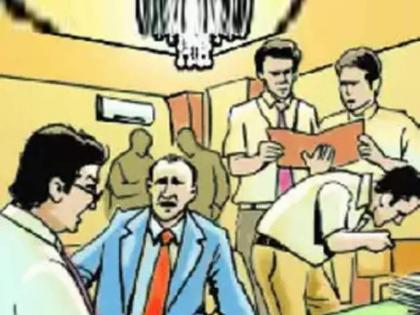 Mumbai: Fake ED officers raid bizman's office in Zaveri Bazaar, flee with valuables worth around Rs 2cr; two detained | Mumbai: Fake ED officers raid bizman's office in Zaveri Bazaar, flee with valuables worth around Rs 2cr; two detained Mumbai: Fake ED officers raid bizman's office in Zaveri Bazaar, flee with valuables worth around Rs 2cr; two detained | Mumbai: Fake ED officers raid bizman's office in Zaveri Bazaar, flee with valuables worth around Rs 2cr; two detained