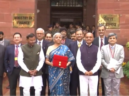 Budget 2024: FM Nirmala Sitharaman Arrives at Finance Ministry Along With Her Team Ahead of Interim Budget (Watch Video) | Budget 2024: FM Nirmala Sitharaman Arrives at Finance Ministry Along With Her Team Ahead of Interim Budget (Watch Video)