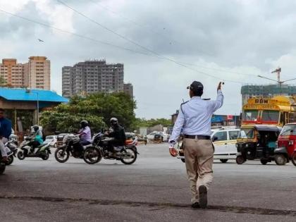 Thane: Ruckus on street after police take action against traffic violators | Thane: Ruckus on street after police take action against traffic violators Thane: Ruckus on street after police take action against traffic violators | Thane: Ruckus on street after police take action against traffic violators