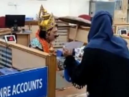 SBI employee goes to office dressed as King Mahabali to celebrate Onam | SBI employee goes to office dressed as King Mahabali to celebrate Onam
