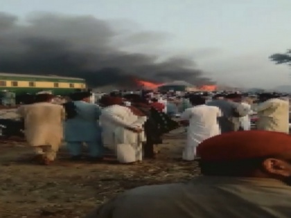 Pakistan train fire: Death toll rises to 25 | Pakistan train fire: Death toll rises to 25