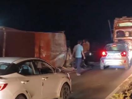 Jalgaon Road Accident: 2 Injured After Container Overturns on Highway, Multiple Vehicles Collide; Paladhi Bypass Blocked | Jalgaon Road Accident: 2 Injured After Container Overturns on Highway, Multiple Vehicles Collide; Paladhi Bypass Blocked Jalgaon Road Accident: 2 Injured After Container Overturns on Highway, Multiple Vehicles Collide; Paladhi Bypass Blocked | Jalgaon Road Accident: 2 Injured After Container Overturns on Highway, Multiple Vehicles Collide; Paladhi Bypass Blocked