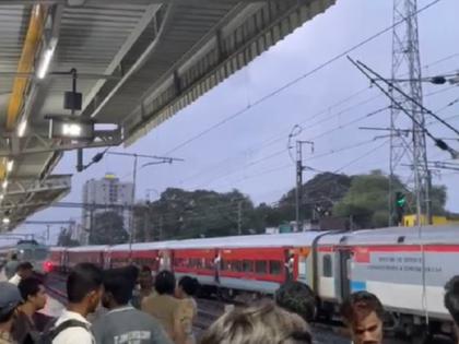 Mumbai: Western Railway Services Affected After OHE Wire Breakdown Near Palghar Railway Station (Watch Video) | Mumbai: Western Railway Services Affected After OHE Wire Breakdown Near Palghar Railway Station (Watch Video) Mumbai: Western Railway Services Affected After OHE Wire Breakdown Near Palghar Railway Station (Watch Video) | Mumbai: Western Railway Services Affected After OHE Wire Breakdown Near Palghar Railway Station (Watch Video)