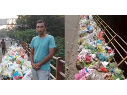 Nashik: Man stands on road whole day, prevents people from dumping of plastic bags in Godavari | Nashik: Man stands on road whole day, prevents people from dumping of plastic bags in Godavari