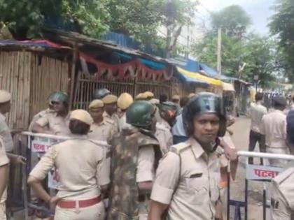 Patna School Suicide Case: Protestors Pelt Stones at Police During Protest After Death of Class 5 Student Zoya Parveen | Patna School Suicide Case: Protestors Pelt Stones at Police During Protest After Death of Class 5 Student Zoya Parveen Patna School Suicide Case: Protestors Pelt Stones at Police During Protest After Death of Class 5 Student Zoya Parveen | Patna School Suicide Case: Protestors Pelt Stones at Police During Protest After Death of Class 5 Student Zoya Parveen