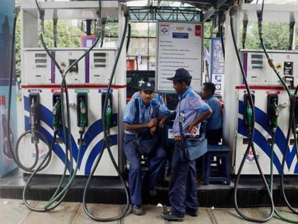 Maharashtra govt cuts VAT on petrol and diesel by ₹2.08 and ₹1.44 per litre | Maharashtra govt cuts VAT on petrol and diesel by ₹2.08 and ₹1.44 per litre