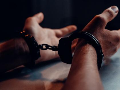 Chhatrapati Sambhajinagar: Restaurant food denial sparks violence as 3 prisoners assault cops | Chhatrapati Sambhajinagar: Restaurant food denial sparks violence as 3 prisoners assault cops Chhatrapati Sambhajinagar: Restaurant food denial sparks violence as 3 prisoners assault cops | Chhatrapati Sambhajinagar: Restaurant food denial sparks violence as 3 prisoners assault cops