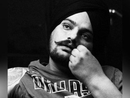 Sidhu Moose Wala cremated in ancestral village, as thousands bid emotional good-bye | Sidhu Moose Wala cremated in ancestral village, as thousands bid emotional good-bye Sidhu Moose Wala cremated in ancestral village, as thousands bid emotional good-bye | Sidhu Moose Wala cremated in ancestral village, as thousands bid emotional good-bye