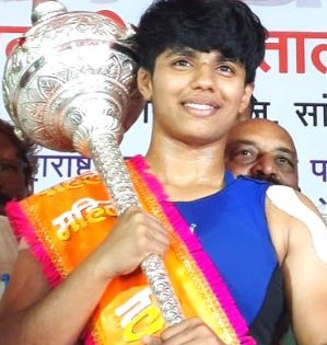 Sangli's Pratiksha Bagdi becomes first woman to win Maharashtra Kesari wrestling title | Sangli's Pratiksha Bagdi becomes first woman to win Maharashtra Kesari wrestling title