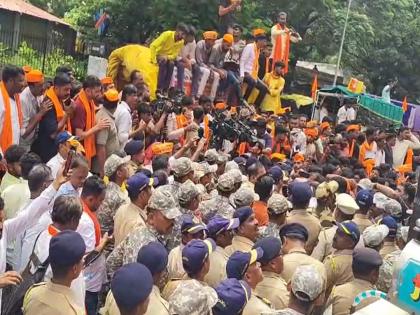 Maratha Reservation Protest: Police Move In to Vacate Azad Maidan After High Court Order (Watch Video) | Maratha Reservation Protest: Police Move In to Vacate Azad Maidan After High Court Order (Watch Video) Maratha Reservation Protest: Police Move In to Vacate Azad Maidan After High Court Order (Watch Video) | Maratha Reservation Protest: Police Move In to Vacate Azad Maidan After High Court Order (Watch Video)
