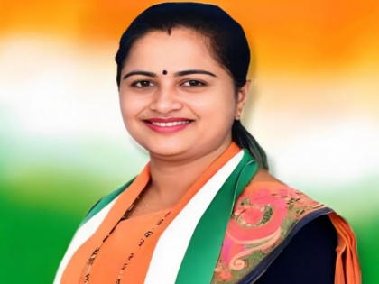Congress Chandrapur Candidate Pratibha Dhanorkar Discloses Rs 39 Crore Temporary Loans in Property Statement | Congress Chandrapur Candidate Pratibha Dhanorkar Discloses Rs 39 Crore Temporary Loans in Property Statement