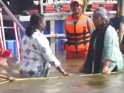 Maha Kumbh Mela 2025: President Droupadi Murmu Takes Holy Dip at Triveni Sangam (Watch Video)