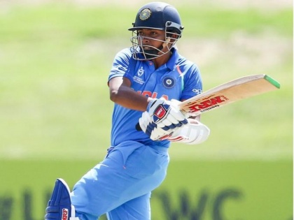 Prithvi Shaw helps villagers affected by cyclone Nisarga rebuild their houses | Prithvi Shaw helps villagers affected by cyclone Nisarga rebuild their houses