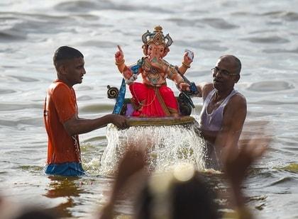 Mumbai Traffic Police imposes traffic restrictions for Ganesh Visarjan 2022 | Mumbai Traffic Police imposes traffic restrictions for Ganesh Visarjan 2022