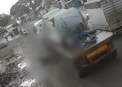Pune Accident: 26-Year-Old Man Killed After Being Run Over by Container Truck on Talegaon-Chakan Highway; Horrifying Video Surfaces | Pune Accident: 26-Year-Old Man Killed After Being Run Over by Container Truck on Talegaon-Chakan Highway; Horrifying Video Surfaces Pune Accident: 26-Year-Old Man Killed After Being Run Over by Container Truck on Talegaon-Chakan Highway; Horrifying Video Surfaces | Pune Accident: 26-Year-Old Man Killed After Being Run Over by Container Truck on Talegaon-Chakan Highway; Horrifying Video Surfaces