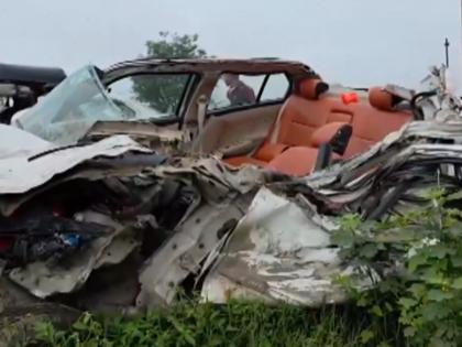 Pune Accident: Two Students Killed, Two Injured as Car Crashes Into Truck on Mumbai-Bengaluru Highway | Pune Accident: Two Students Killed, Two Injured as Car Crashes Into Truck on Mumbai-Bengaluru Highway