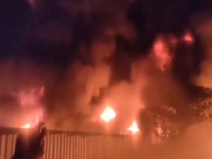 Pune Fire: Huge Blaze Guts 150 Scrap Shops in Pimpri Chinchwad (Watch Videos) | Pune Fire: Huge Blaze Guts 150 Scrap Shops in Pimpri Chinchwad (Watch Videos)