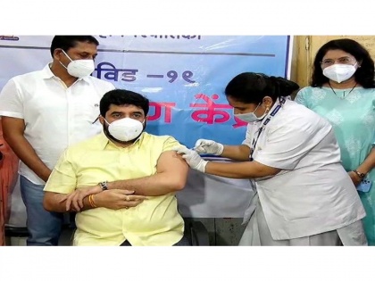 Murlidhar Mohol, Pune Mayor takes his first dose of COVID-19 vaccine | Murlidhar Mohol, Pune Mayor takes his first dose of COVID-19 vaccine