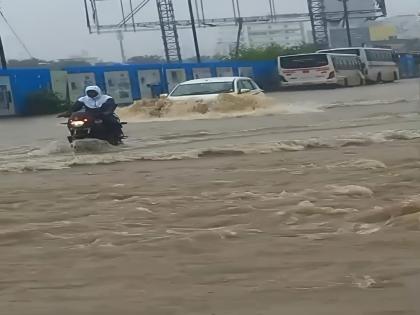 Pune Rains: Heavy Showers Flood Hinjawadi Roads, IT Workers Stuck in Long Traffic Jams | Pune Rains: Heavy Showers Flood Hinjawadi Roads, IT Workers Stuck in Long Traffic Jams Pune Rains: Heavy Showers Flood Hinjawadi Roads, IT Workers Stuck in Long Traffic Jams | Pune Rains: Heavy Showers Flood Hinjawadi Roads, IT Workers Stuck in Long Traffic Jams