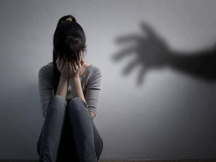 Pune Rape Case: Man Poses As Delivery Boy and Rapes Woman; Sends A Chilling Message and Takes Selfie | Pune Rape Case: Man Poses As Delivery Boy and Rapes Woman; Sends A Chilling Message and Takes Selfie