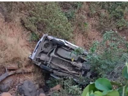 Pune Road Accident: One Dead, Eight Injured as Car Falls Into 100-Feet Gorge in Varandha Ghat