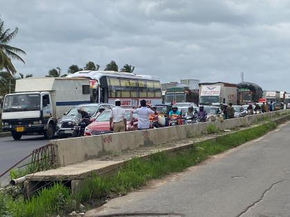 Pune–Bengaluru Highway Traffic Update: Vehicles Stuck in Massive Jam on NH-48 Amid Diwali Holidays | Pune–Bengaluru Highway Traffic Update: Vehicles Stuck in Massive Jam on NH-48 Amid Diwali Holidays Pune–Bengaluru Highway Traffic Update: Vehicles Stuck in Massive Jam on NH-48 Amid Diwali Holidays | Pune–Bengaluru Highway Traffic Update: Vehicles Stuck in Massive Jam on NH-48 Amid Diwali Holidays