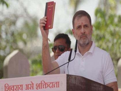 'No Use of Bowing Before Shivaji Maharaj After Scaring People,' Says Rahul Gandhi in Attack on BJP Government (Watch Video)