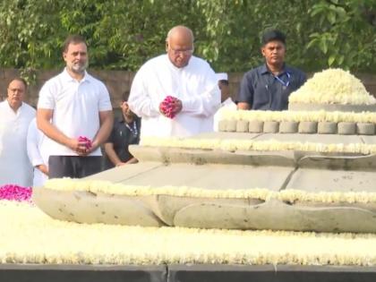 Rajiv Gandhi Death Anniversary 2025: Rahul Gandhi, Mallikarjun Kharge Pay Tribute to Former PM at Veer Bhumi | Rajiv Gandhi Death Anniversary 2025: Rahul Gandhi, Mallikarjun Kharge Pay Tribute to Former PM at Veer Bhumi Rajiv Gandhi Death Anniversary 2025: Rahul Gandhi, Mallikarjun Kharge Pay Tribute to Former PM at Veer Bhumi | Rajiv Gandhi Death Anniversary 2025: Rahul Gandhi, Mallikarjun Kharge Pay Tribute to Former PM at Veer Bhumi