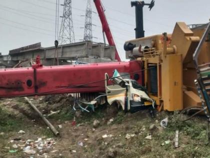 Madhya Pradesh: 2 Killed After Crane Collapses on Vehicles at Bridge Construction Site in Dhar (Watch Video) | Madhya Pradesh: 2 Killed After Crane Collapses on Vehicles at Bridge Construction Site in Dhar (Watch Video)