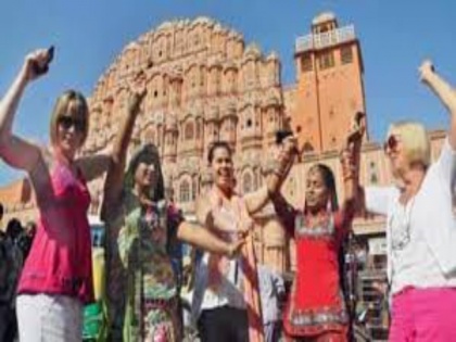 17 tourists from UK in Rajasthan difficult to track, courtesy wrong info | 17 tourists from UK in Rajasthan difficult to track, courtesy wrong info