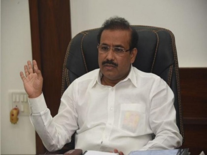 Maha minister Rajesh Tope refuses to comment on Sanjay Raut row | Maha minister Rajesh Tope refuses to comment on Sanjay Raut row