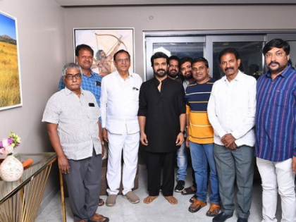 Ram Charan gifts gold coins worth ₹18 lakh to RRR crew members, claims reports | Ram Charan gifts gold coins worth ₹18 lakh to RRR crew members, claims reports