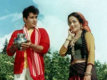 Mandakini remembers her Ram Teri Ganga Maili co-star Rajiv Kapoor in a heartfelt note | Mandakini remembers her Ram Teri Ganga Maili co-star Rajiv Kapoor in a heartfelt note