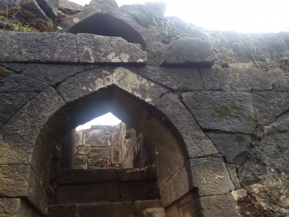 Nashik: Fort vandalism results in ₹10,000 fine and six-month jail - strict consequences imposed | Nashik: Fort vandalism results in ₹10,000 fine and six-month jail - strict consequences imposed