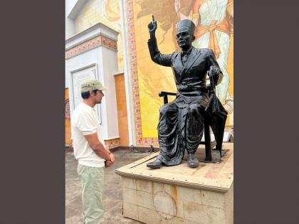 Randeep Hooda Pays Tribute to Veer Savarkar on His Death Anniversary | Randeep Hooda Pays Tribute to Veer Savarkar on His Death Anniversary Randeep Hooda Pays Tribute to Veer Savarkar on His Death Anniversary | Randeep Hooda Pays Tribute to Veer Savarkar on His Death Anniversary