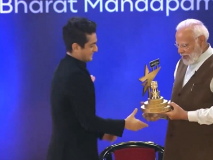 National Creators Award 2024: PM Narendra Modi Presents Disruptor of the Year Award to Ranveer Allahbadia (Watch Video) | National Creators Award 2024: PM Narendra Modi Presents Disruptor of the Year Award to Ranveer Allahbadia (Watch Video)