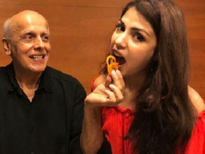 Unseen video of Mahesh Bhatt and Rhea goes viral after her arrest in drugs case | Unseen video of Mahesh Bhatt and Rhea goes viral after her arrest in drugs case