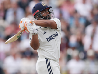 Rishabh Pant Scores Fifty with Fractured Toe as India Bowled Out for 358 on Day 2 of ENG vs IND 4th Test at Old Trafford (Watch Video) | Rishabh Pant Scores Fifty with Fractured Toe as India Bowled Out for 358 on Day 2 of ENG vs IND 4th Test at Old Trafford (Watch Video)