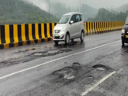 Potholes on newly constructed Versova bridge raise quality concerns | Potholes on newly constructed Versova bridge raise quality concerns Potholes on newly constructed Versova bridge raise quality concerns | Potholes on newly constructed Versova bridge raise quality concerns