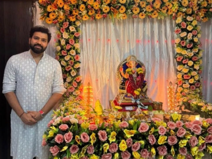 Rohit Sharma Celebrates Ganesh Chaturthi 2025 With Parents and Brother in Mumbai (See Photos) | Rohit Sharma Celebrates Ganesh Chaturthi 2025 With Parents and Brother in Mumbai (See Photos)