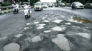 Mumbai Potholes Surge: 442 New Craters Appear in 24 Hours | Mumbai Potholes Surge: 442 New Craters Appear in 24 Hours