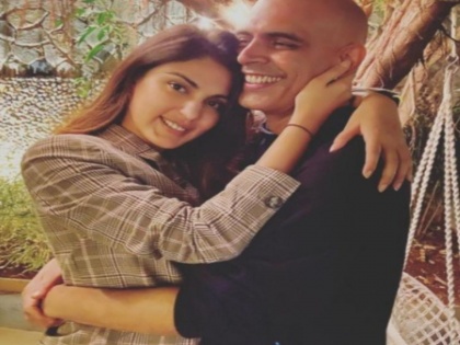 Party pictures of Rhea Chakraborty after her release from jail goes viral! | Party pictures of Rhea Chakraborty after her release from jail goes viral!
