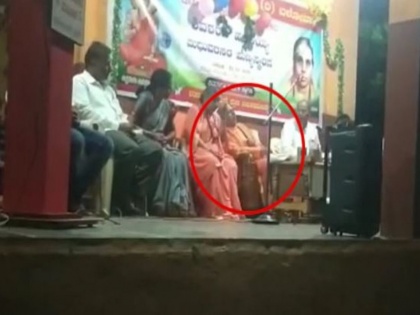 VIDEO! Sanganabasava Swami suffers heart attack while addressing audience on his birthday, dies | VIDEO! Sanganabasava Swami suffers heart attack while addressing audience on his birthday, dies